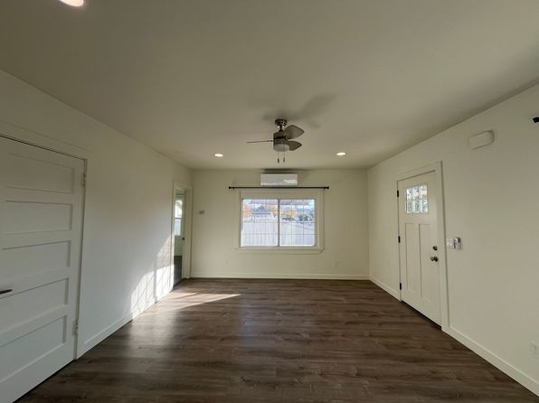699 River Rd
