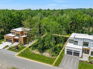 Rue Du Mont Blanc 29, Blainville, QC J7C0Z6