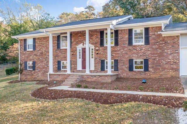 1st image of 6015 Hillcrest Dr