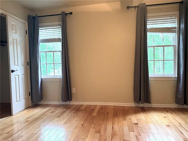 1060 Crabapple Trce — Photo 25