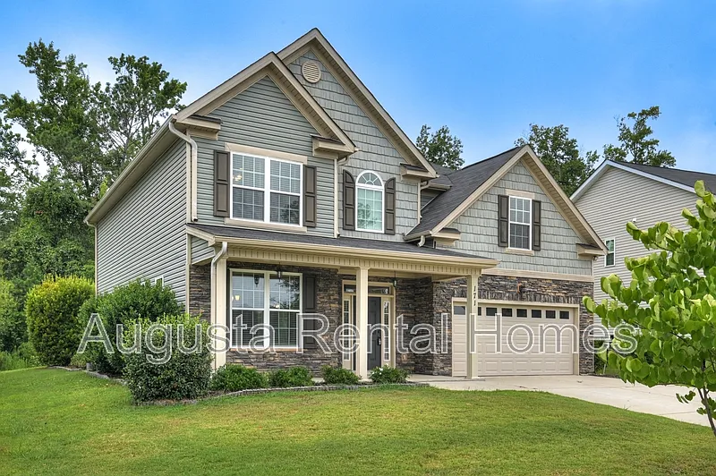 4 bed, 2.5 bath, 2866 sqft, $2,550 — Photo 3