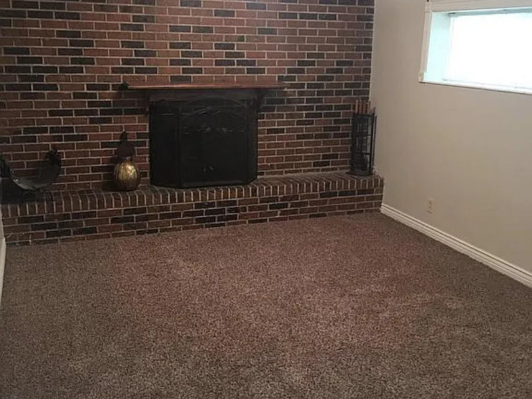 1905 Riviera Cir — Photo 3