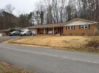 512 Sycamore Ln, Richlands, VA 24641