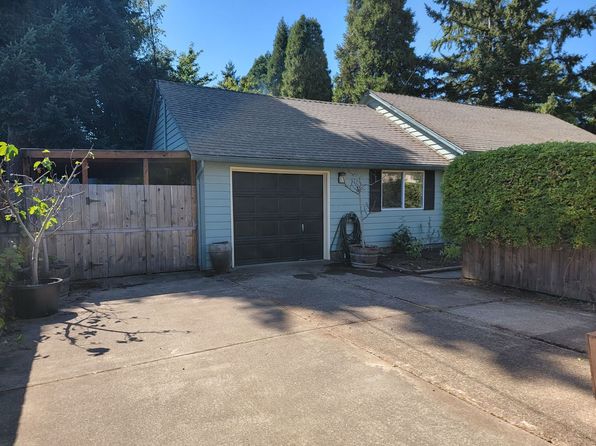 780 SE Marion Ave