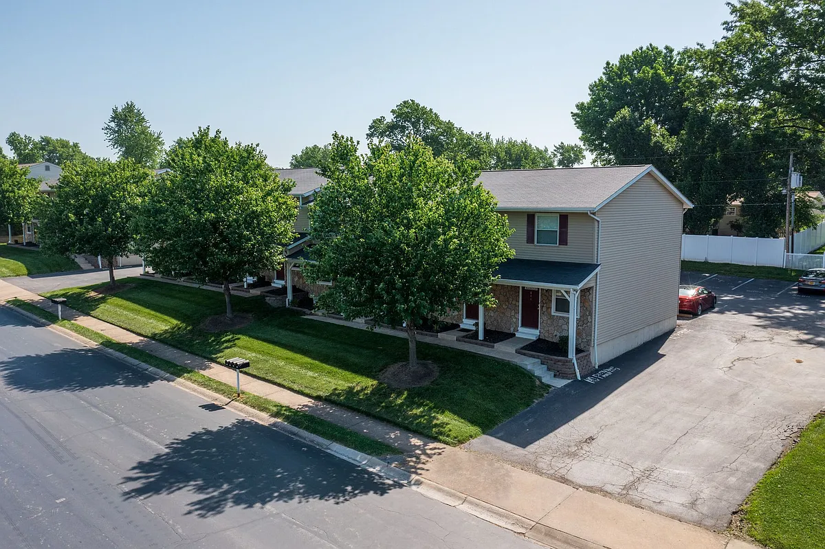 Building Photo - Parkside Rows | St. Charles