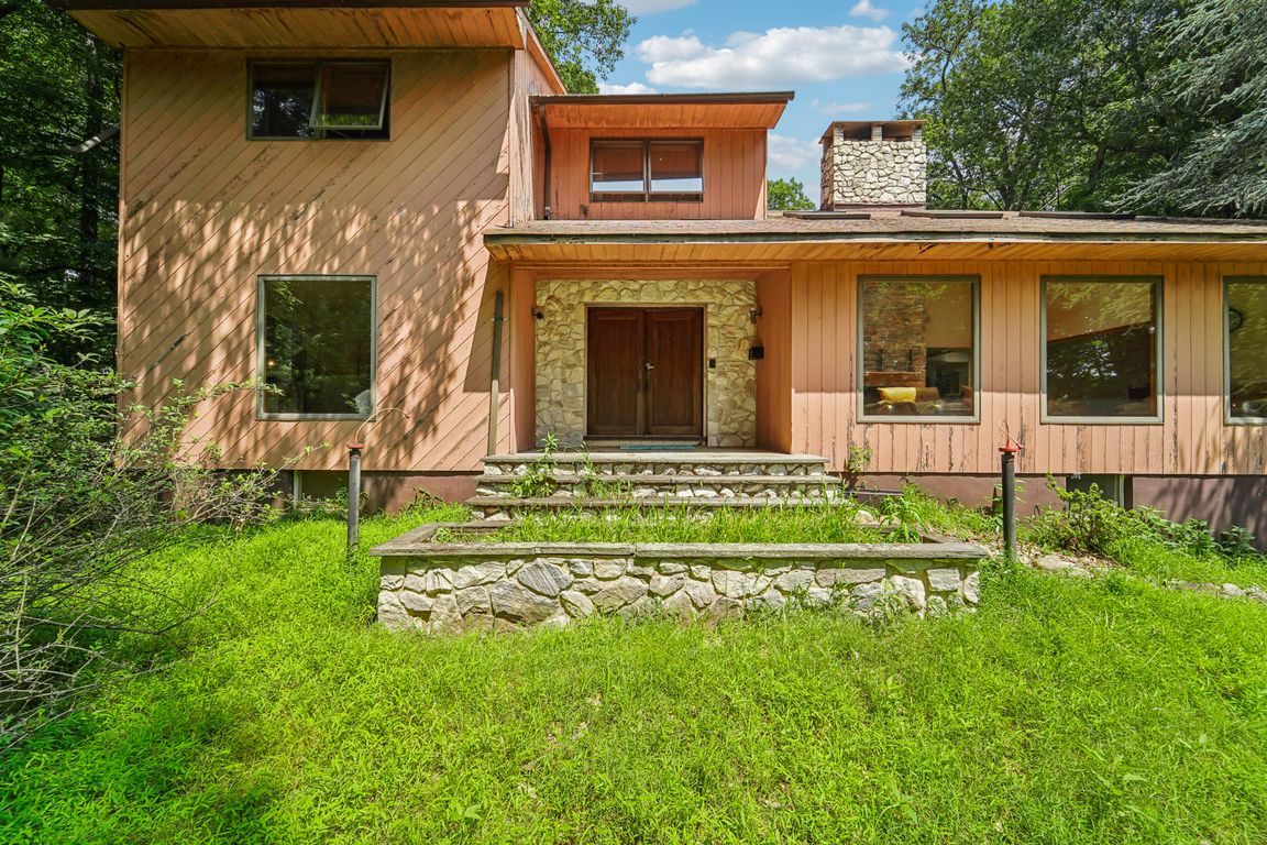 Tall Oak Ct-S2507-001.jpg