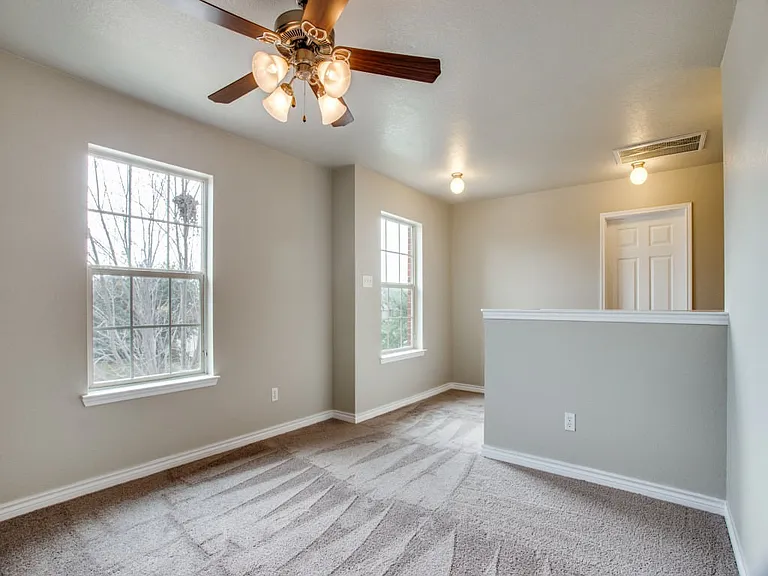 1208 Boxwood Dr — Photo 6