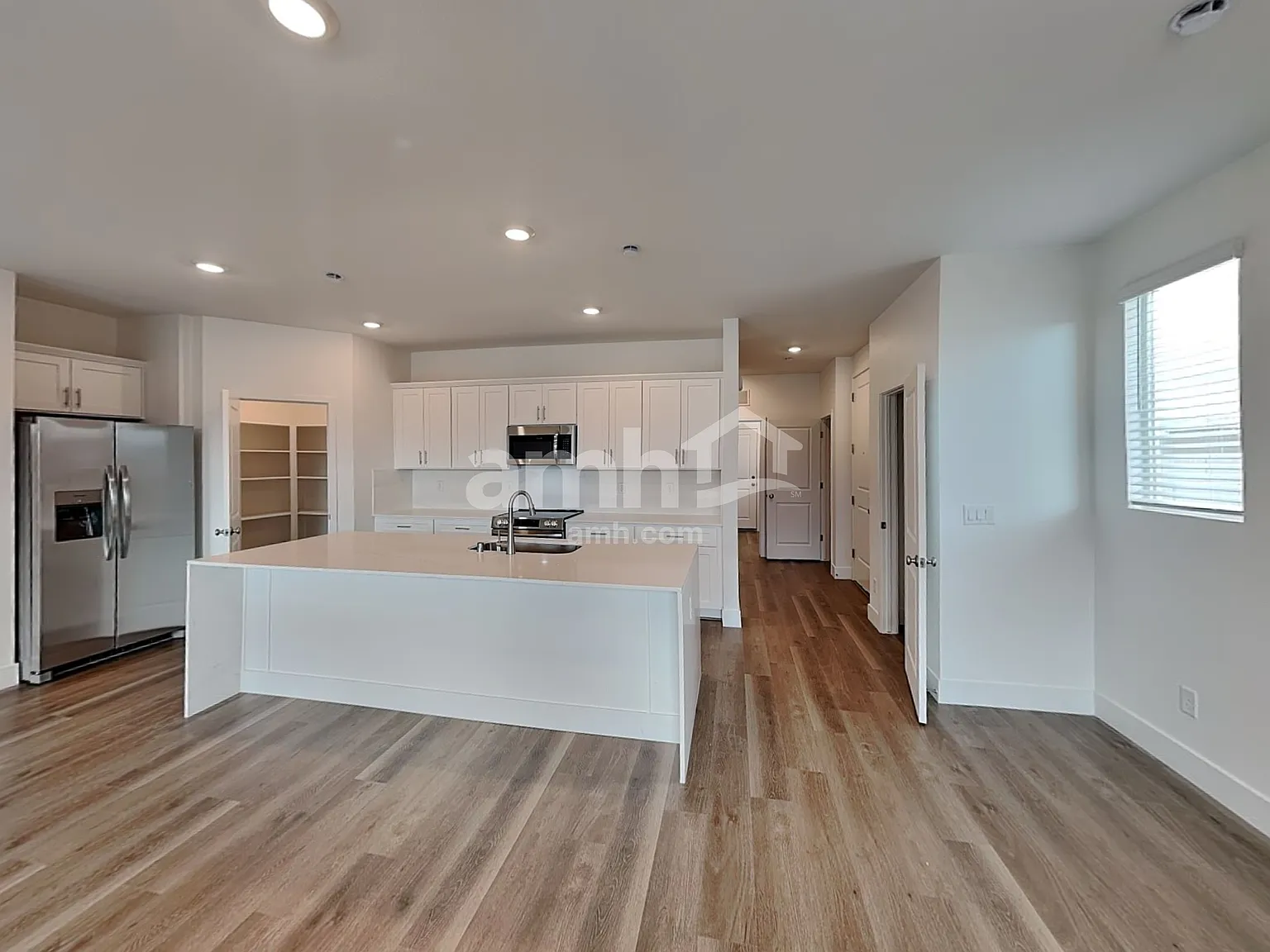 5 bed, 3.0 bath, 2395 sqft, $2,785 — Photo 3