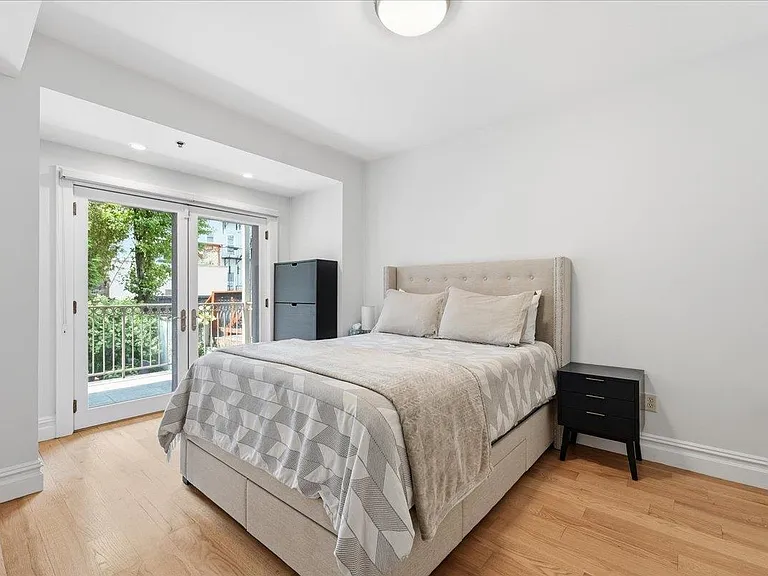 610 Madison St #1 — Photo 2