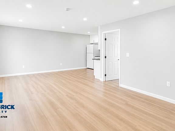 5th image of 5000 W Coliseum St #8