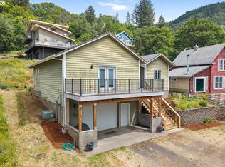 526 W Lincoln St, Bingen, WA 98605