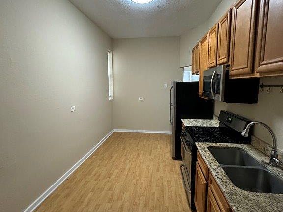 3rd image of 2613 W Evergreen Ave APT 2N