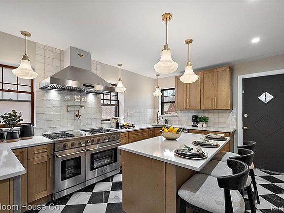 2nd image of 1755 W Boston Blvd