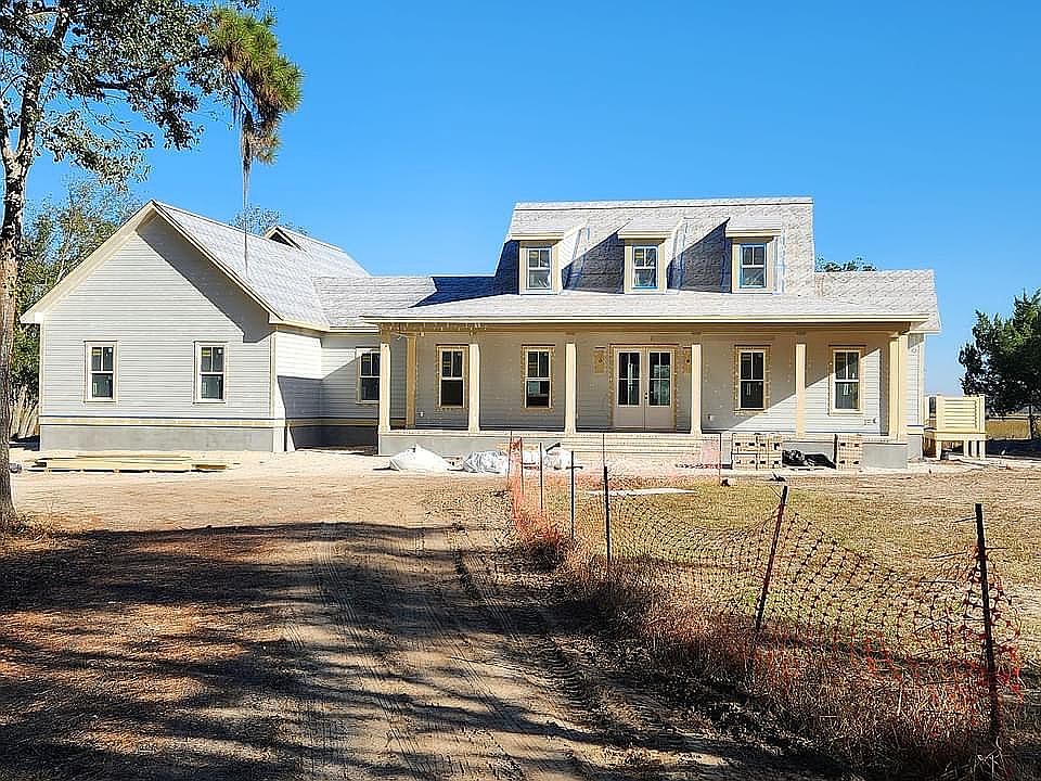 2nd image of 597 River Rd