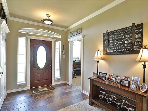 2nd image of 225 Blackhawk Rd