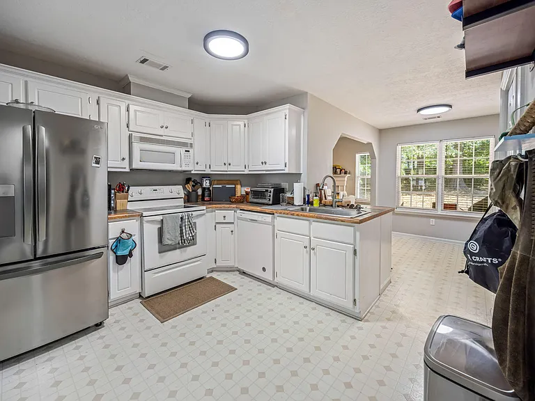 2056 Sylvan Lake Dr — Photo 16