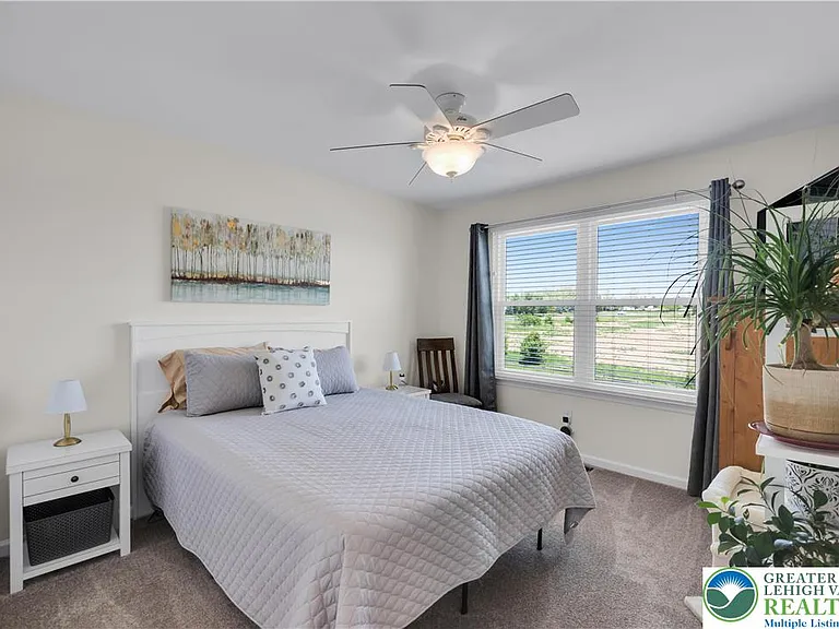 991 King Way — Photo 41