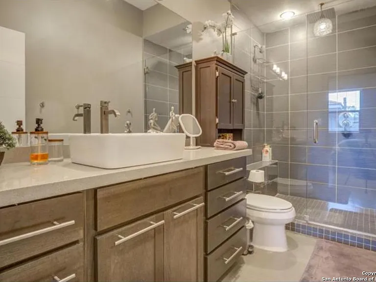 1542 N Alamo St #203 — Photo 9
