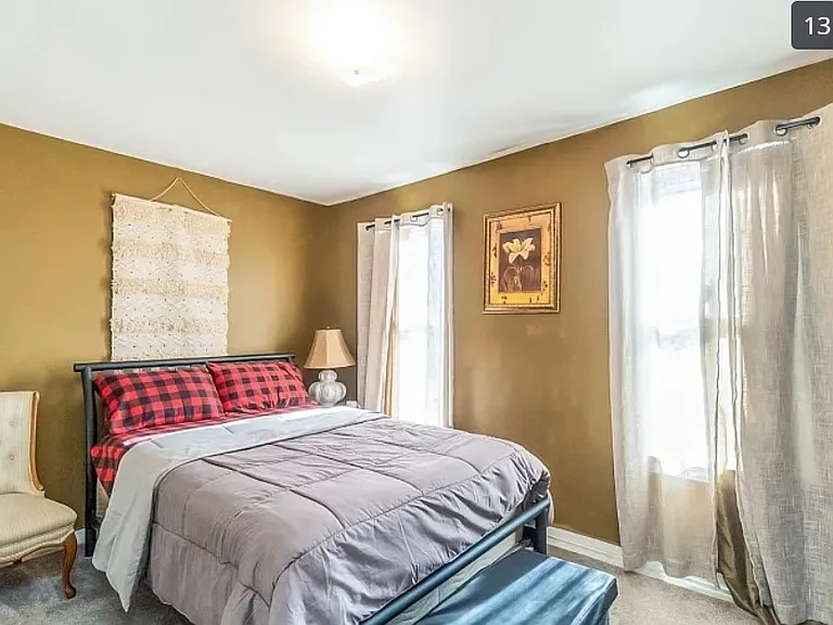 19 Railroad Ave — Photo 8