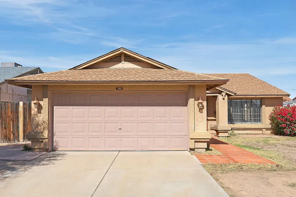 3 bed, 2.0 bath, 1200 sqft, $1,855 — Photo 1
