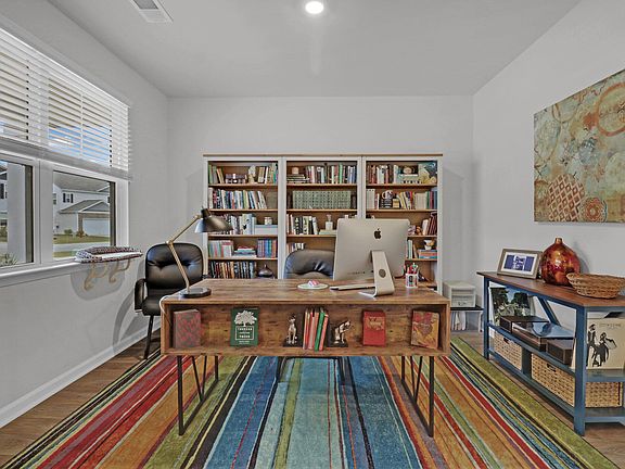 5th image of 171 Oakwood Blvd