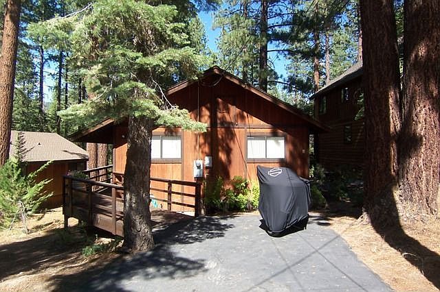 2nd image of 408 E Agatam Ave