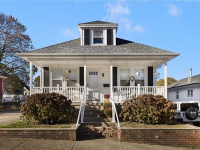 33 Vivian Ave, Pawtucket, RI, 02860