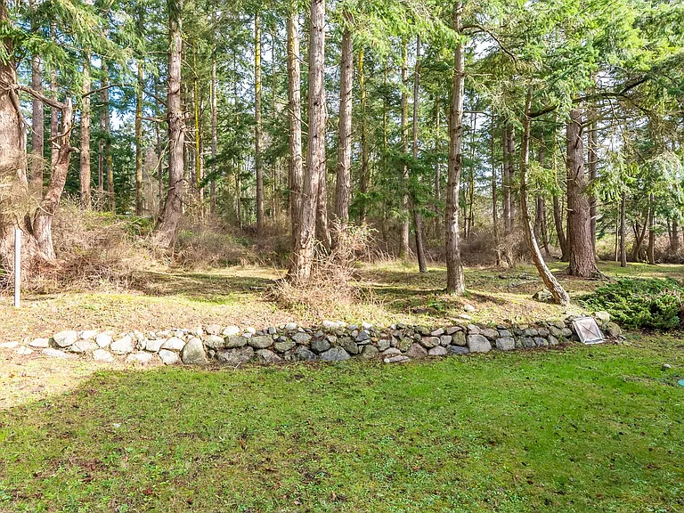 1601 McKinnon Dr — Photo 28