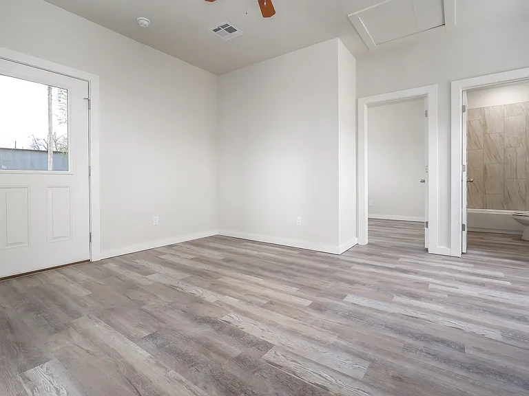 1105 Coffey Dr — Photo 13