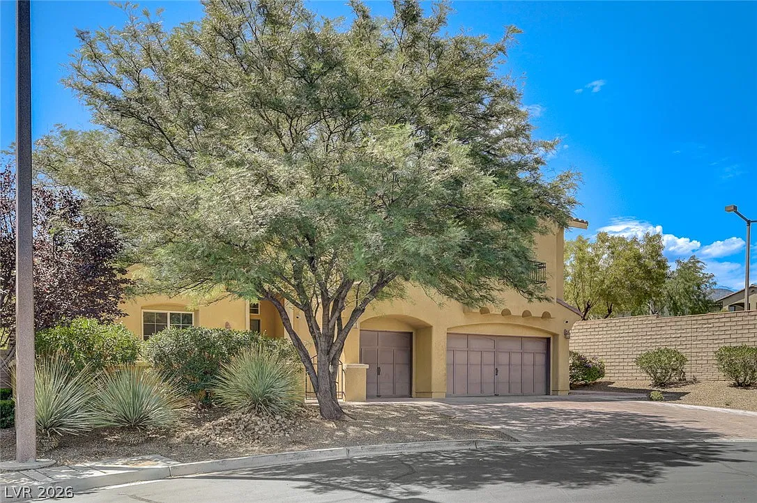4 bed, 3.0 bath, 3587 sqft, $3,500 — Photo 2