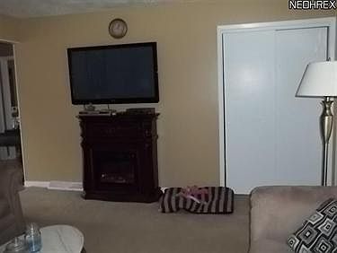 3rd image of 3828 Sandell St
