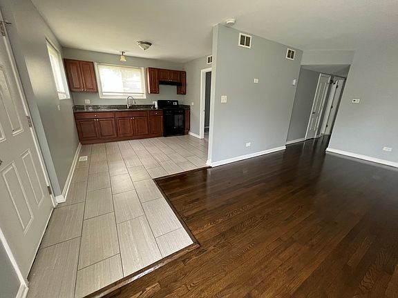 3rd image of 14446 University Ave