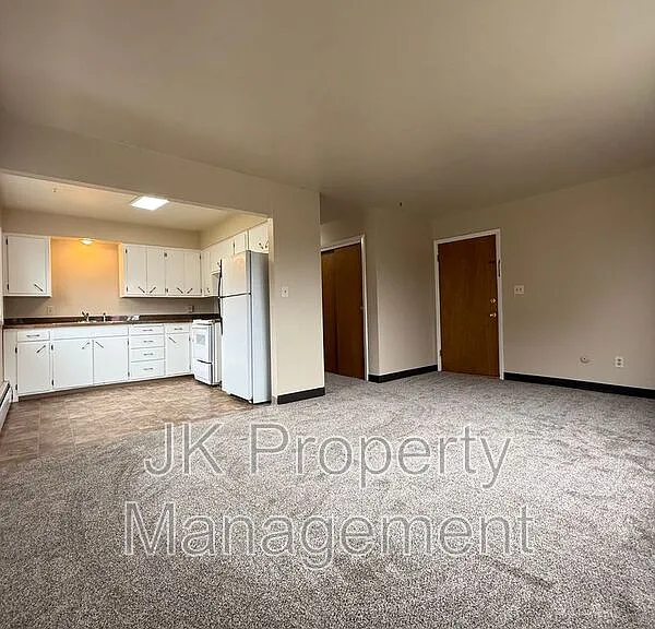 2100 4th St NE #2 — Photo 5