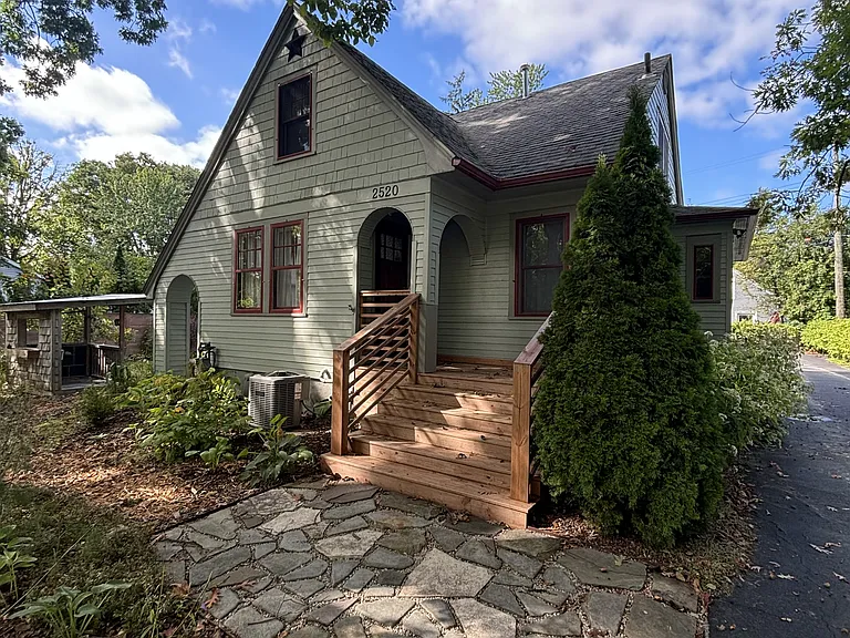 2520 Oakdale Dr — Photo 11
