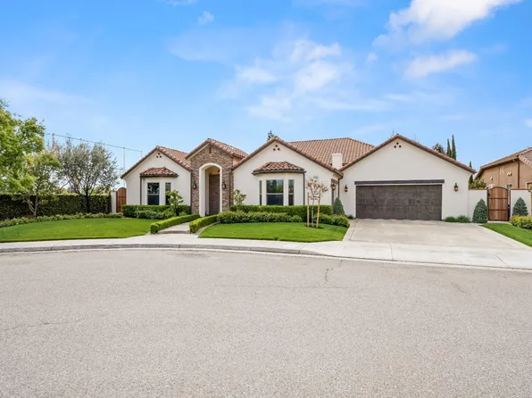 2567 E Sarazen Ave, Fresno, CA 93730