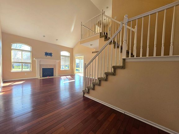 5th image of 42510 Pinehurst Dr