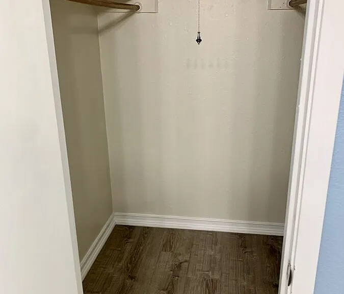 815 Cedar Oaks Ln — Photo 9