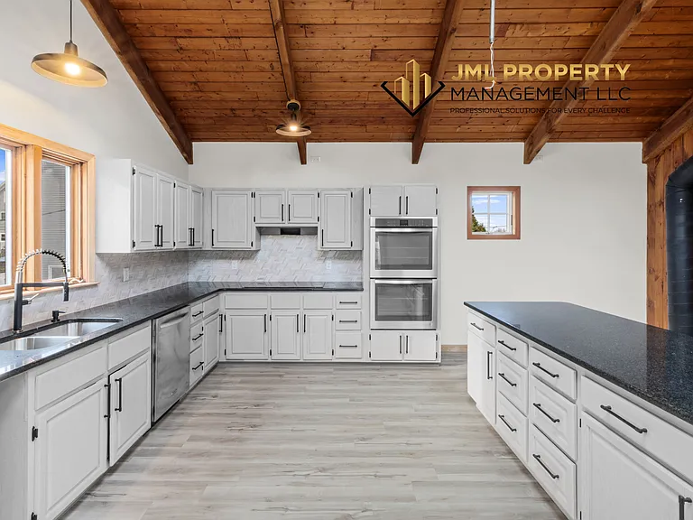 227 Lawrence St #1 — Photo 4