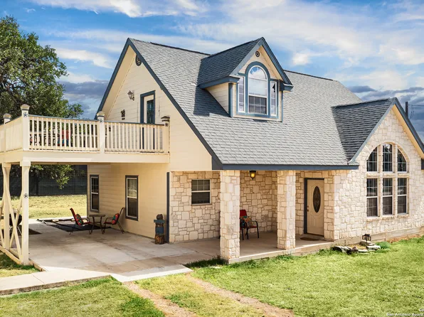 491 PR 1501, Bandera, TX 78003