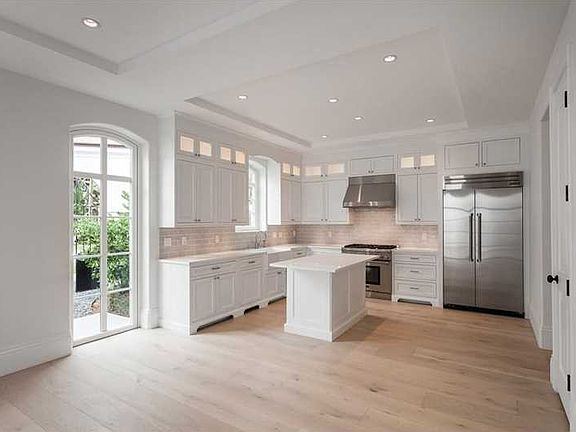 3rd image of 1044 Cotorro Ave