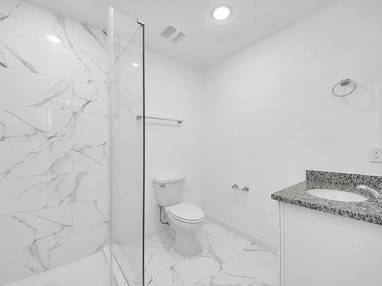 7611 Shotwell #B — Photo 14