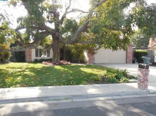 1223 W Ashland Ave, Visalia, CA 93277