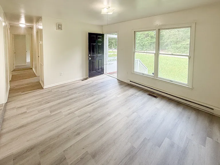 496 Lancaster Creek Dr — Photo 6