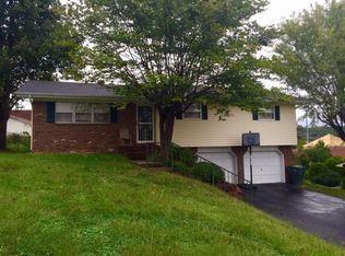 909 Sutton Dr, Hixson, TN 37343