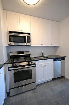 Rented by Olnick Organization | media 5