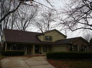 984 N Topanga Dr, Palatine, IL 60074