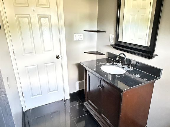 4th image of 4285 Pepper Rd #1