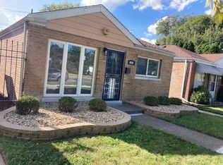 10204 S Crandon Ave, Chicago, IL