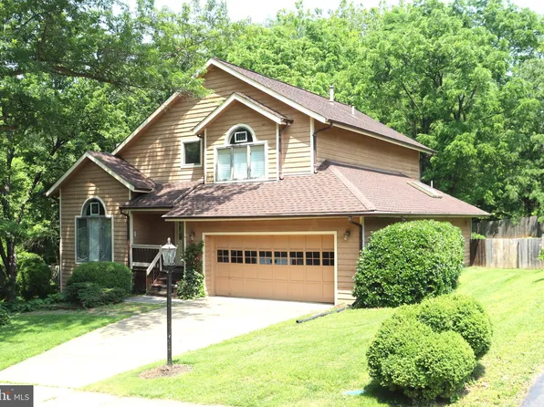 121 Brenda Ct, Warrenton, VA 20186