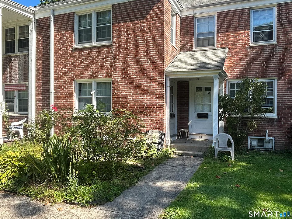 18 Bridge St #1P